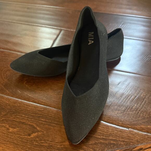MIA Kerri Black Pointed Toe Flats Size 7M Women’s Knit Fabric Slip On Shoes - Picture 2 of 9